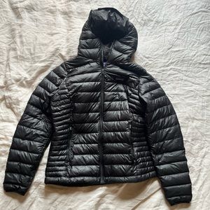Patagonia women’s down sweater with hood